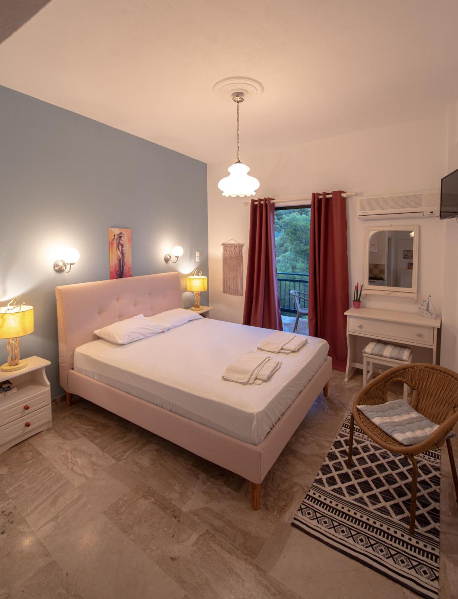 Stella Studios Poros Town Exterior foto